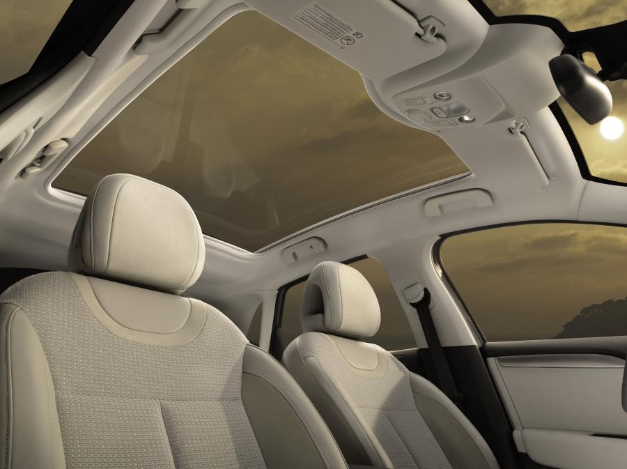  Citroen C4 2010 года  (фото 44 из 147)